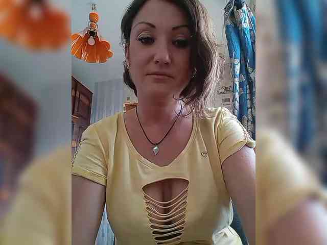 8BESTGirl8 webcam