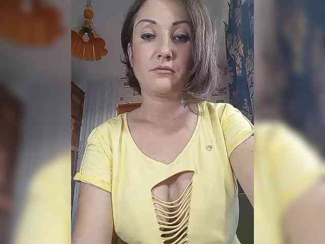 YouGirlXXX Live Webcam on BongaCams