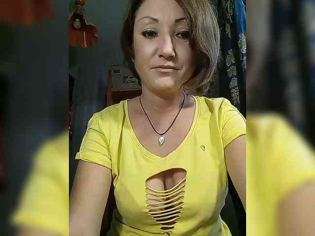 8BESTGirl8 webcam