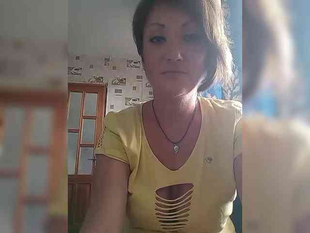 8BESTGirl8 webcam