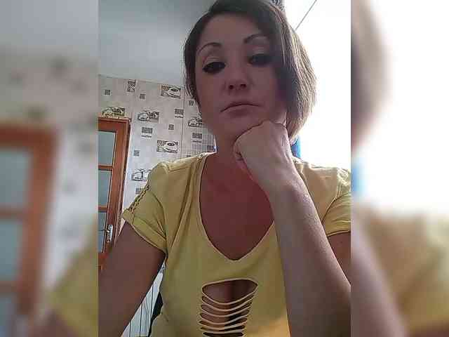 8BESTGirl8 webcam