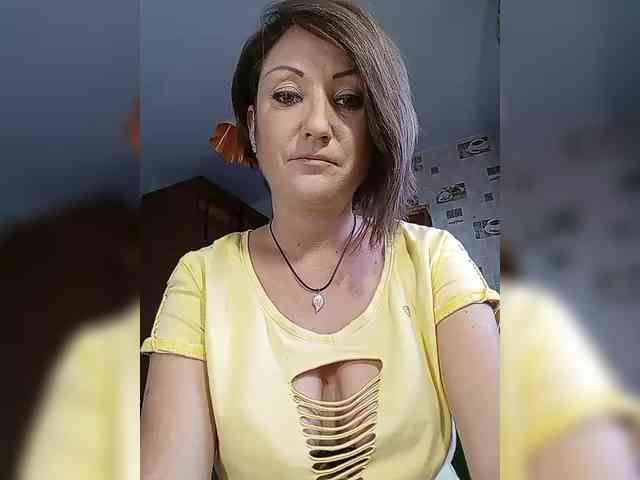 8BESTGirl8 webcam