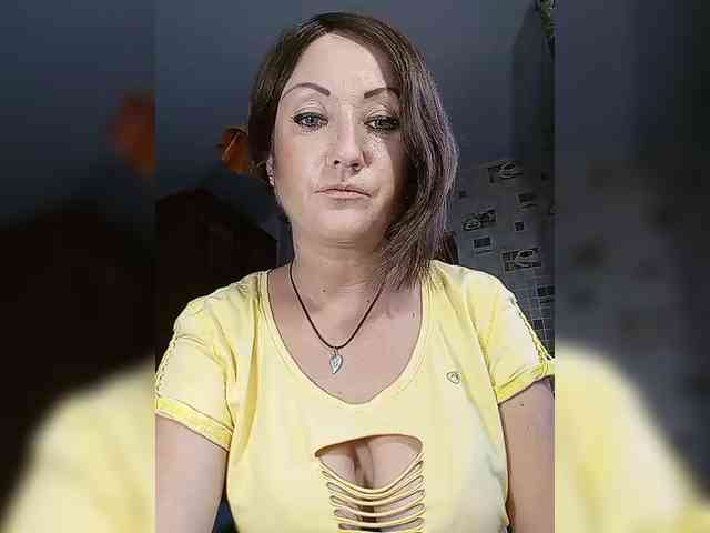 8BESTGirl8 webcam