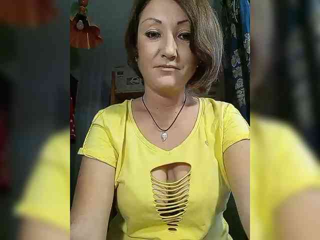8BESTGirl8 webcam