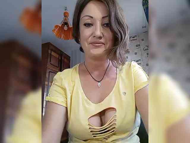 8BESTGirl8 webcam