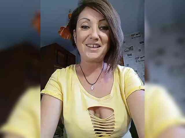 8BESTGirl8 webcam
