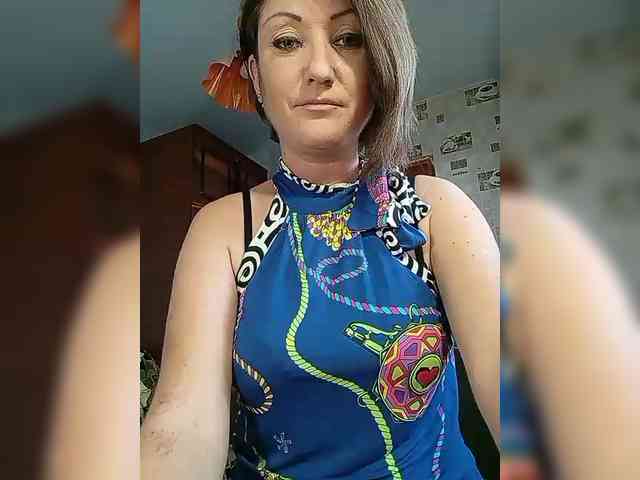 8BESTGirl8 webcam