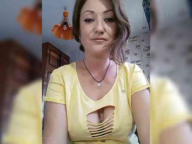 8BESTGirl8 webcam