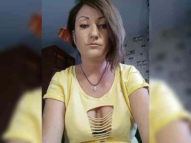 8BESTGirl8 webcam