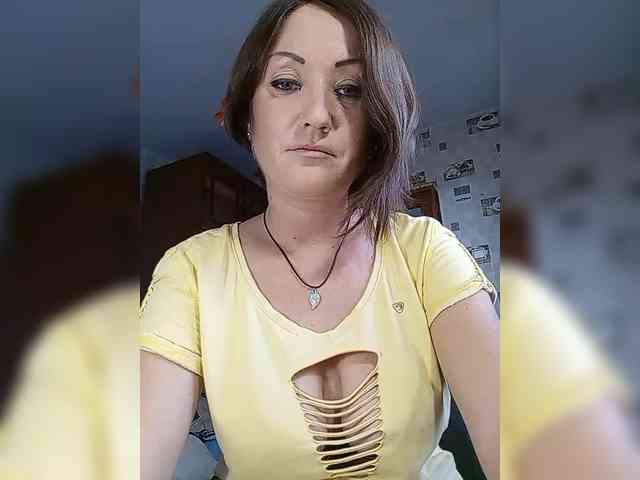 8BESTGirl8 webcam