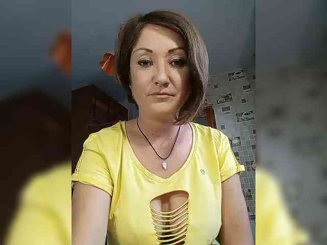 8BESTGirl8 webcam