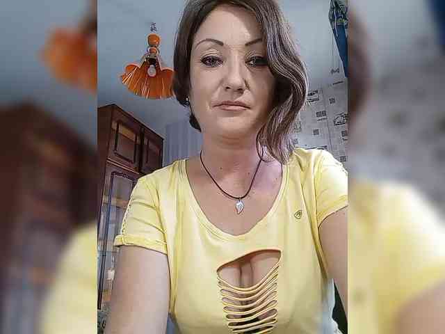 8BESTGirl8 webcam