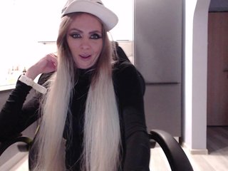 blondalina Porn Show