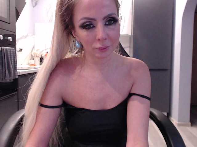 blondalina's BongaCams show and profile