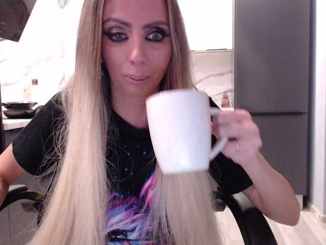 blondalina from BongaCams is Freechat