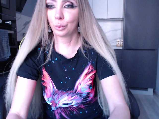 blondalina's BongaCams show and profile