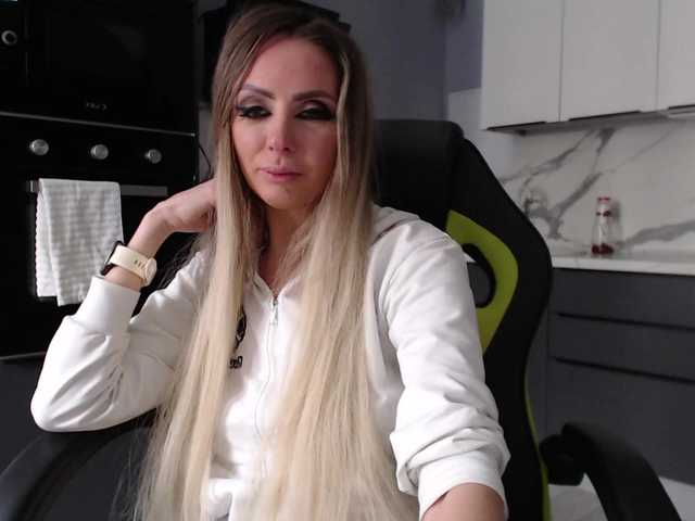 blondalina webcam
