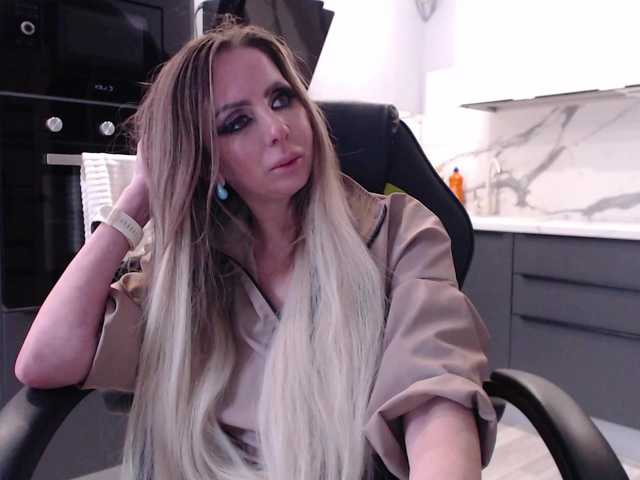 blondalina from BongaCams is Freechat