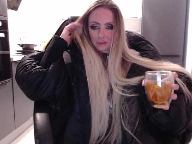 blondalina's BongaCams show and profile