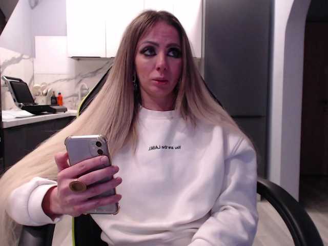 blondalina's BongaCams show and profile