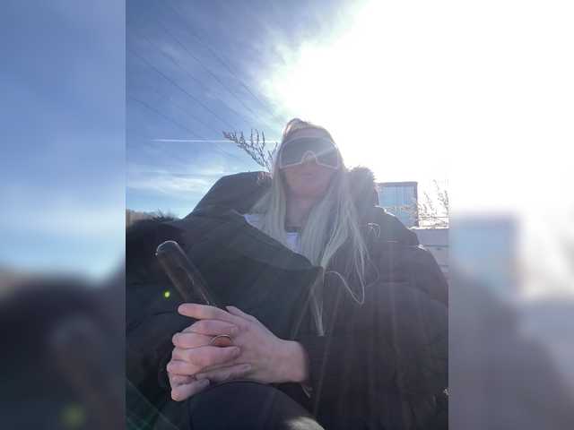 le modèle blondalina est en webcam porno dans un show sur le site bongacams, il possède les tags suivants: White/Caucasian,Blonde,Shaved