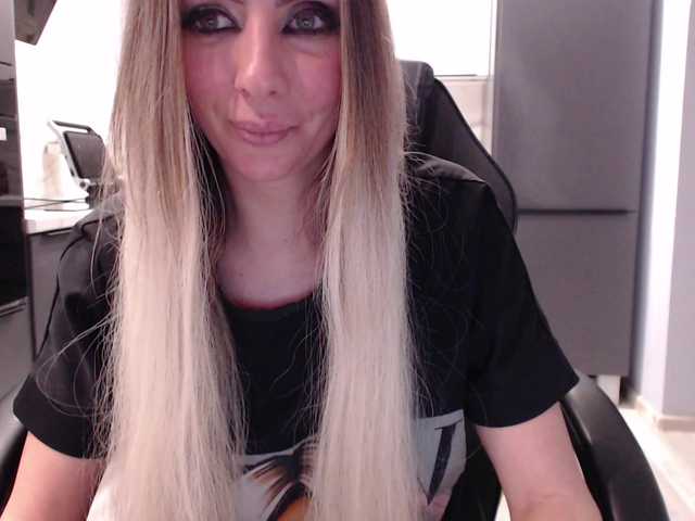 blondalina's BongaCams show and profile