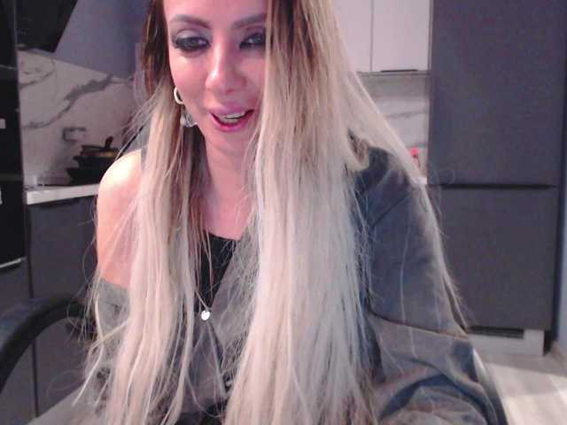 blondalina's BongaCams show and profile