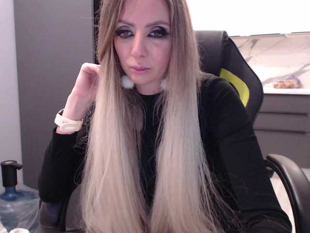 blondalina's BongaCams show and profile