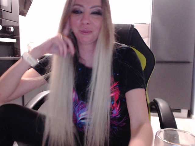 blondalina's BongaCams show and profile