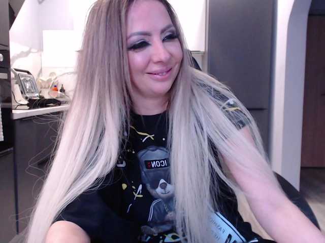 blondalina cam belle