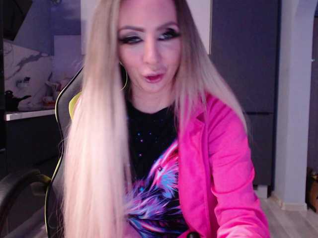 blondalina's BongaCams show and profile