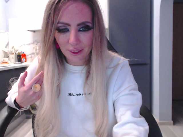 blondalina live cam