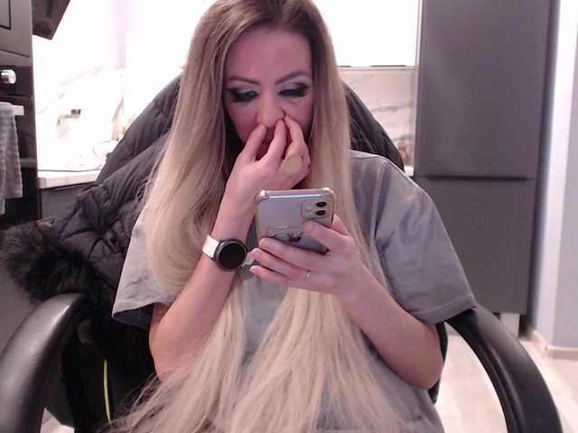 blondalina's BongaCams show and profile