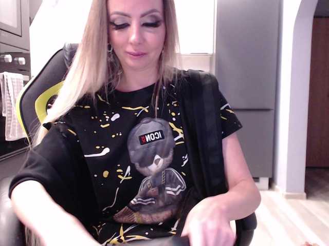 blondalina live sex show