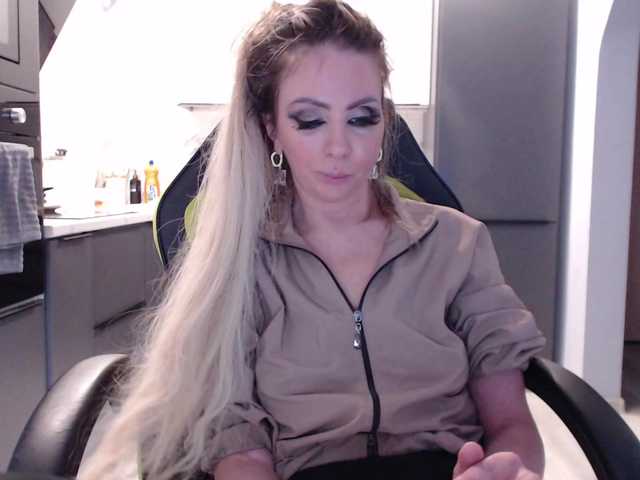 blondalina live sex show