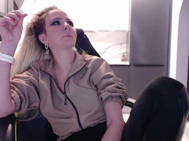 blondalina from BongaCams is Freechat