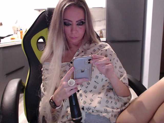go to chat with blondalina