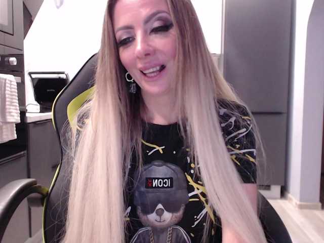 blondalina live sex show