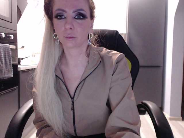 blondalina from BongaCams is Freechat