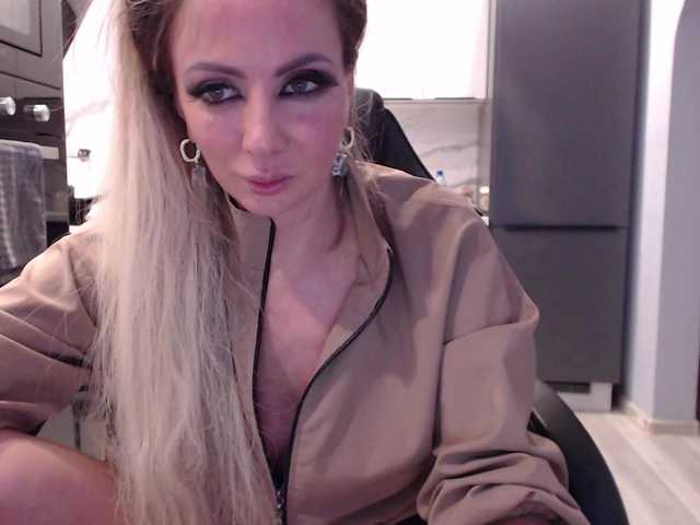 blondalina live sex show
