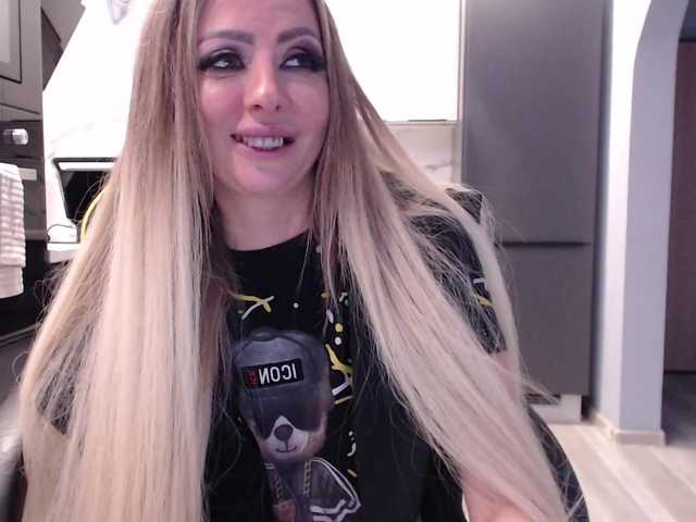 blondalina live sex show