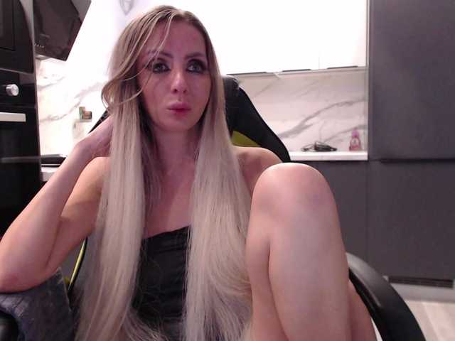 blondalina from BongaCams is Freechat