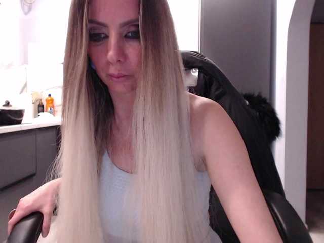 blondalina's BongaCams show and profile