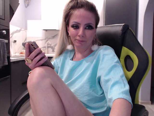 blondalina from BongaCams is Freechat
