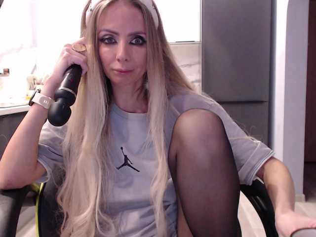 blondalina from BongaCams is Freechat