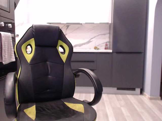 blondalina's BongaCams show and profile