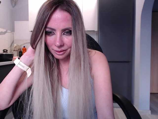 blondalina's BongaCams profile
