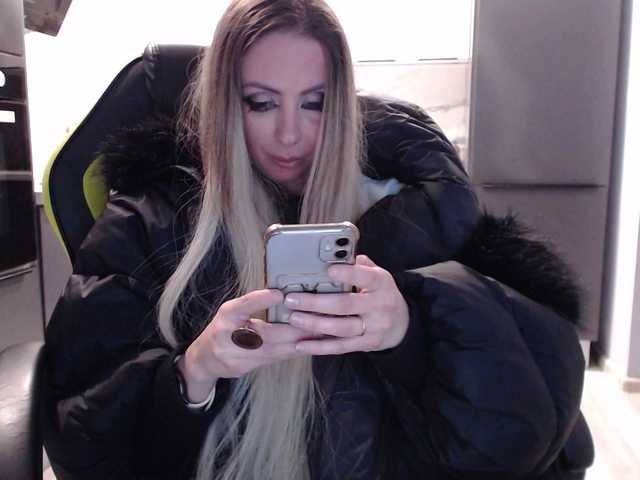 blondalina's BongaCams show and profile