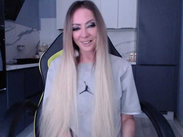 blondalina's BongaCams show and profile