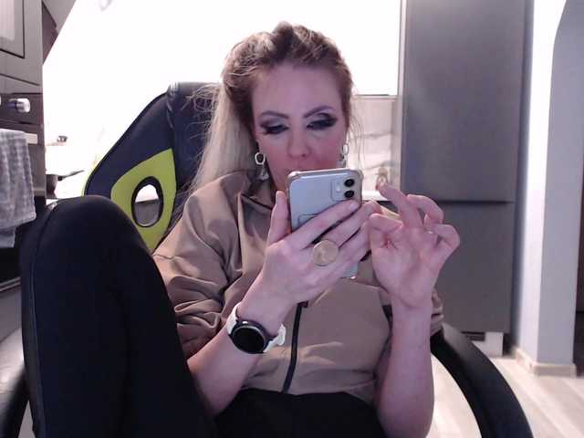 blondalina from BongaCams is Freechat